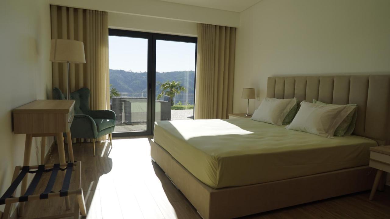 Lago Azul Villas Ferreira do Zêzere エクステリア 写真