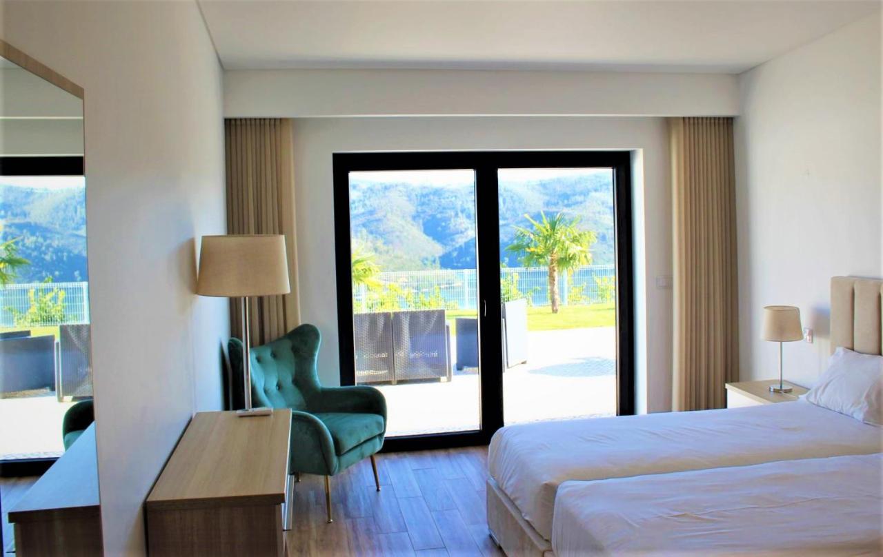 Lago Azul Villas Ferreira do Zêzere エクステリア 写真